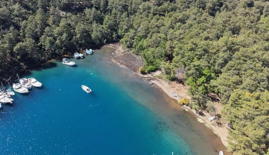 Cennet Koy Göcek’te Gerilim Tırmanıyor: Jandarma ve Sahil Güvenlik Karada ve Denizde Vatandaşların Koya Girmesine İzin Vermiyor 1